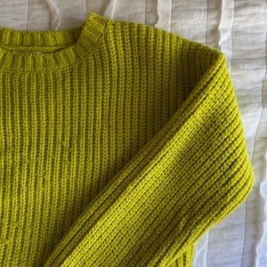 Girls like green sweater